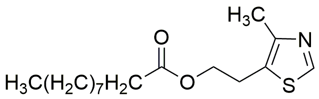 Décanoate de 2-(4-méthyl-5-thiazolyl)éthyle